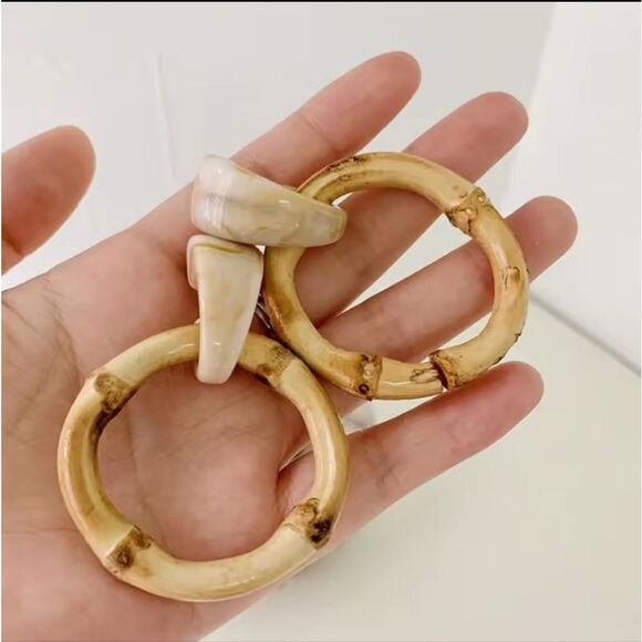 New ANTHRO Rattan circle hoop marble resin drop earrings - Picture 2 of 8